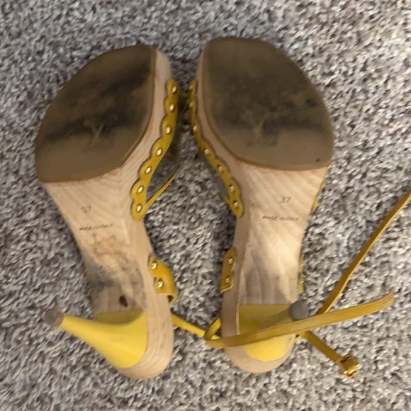 LOUIS VUITTON
Yellow Patent Leather Wood Platform Heels - Picture 2 of 4